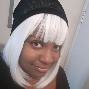 Meet your Posher, Shana